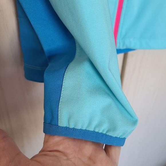 North Face windbreaker - Picture 5 of 6